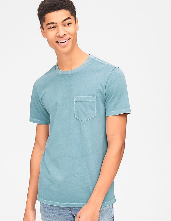 Gap pocket on sale t shirt