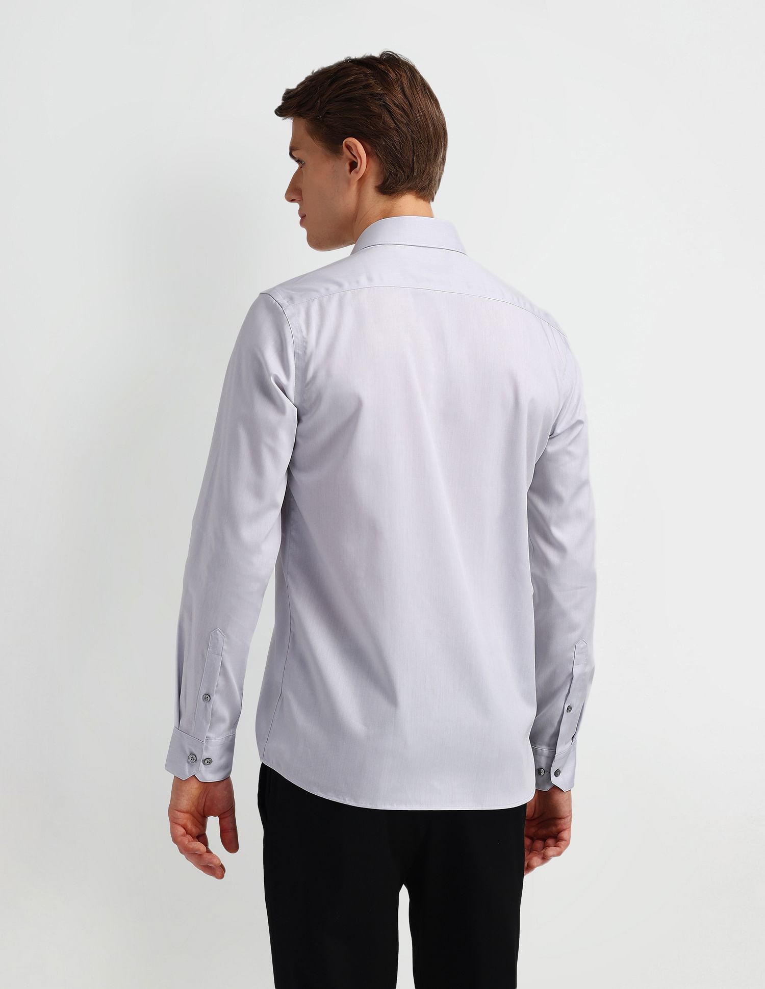 Arrow Solid Manhattan Slim Fit Shirt