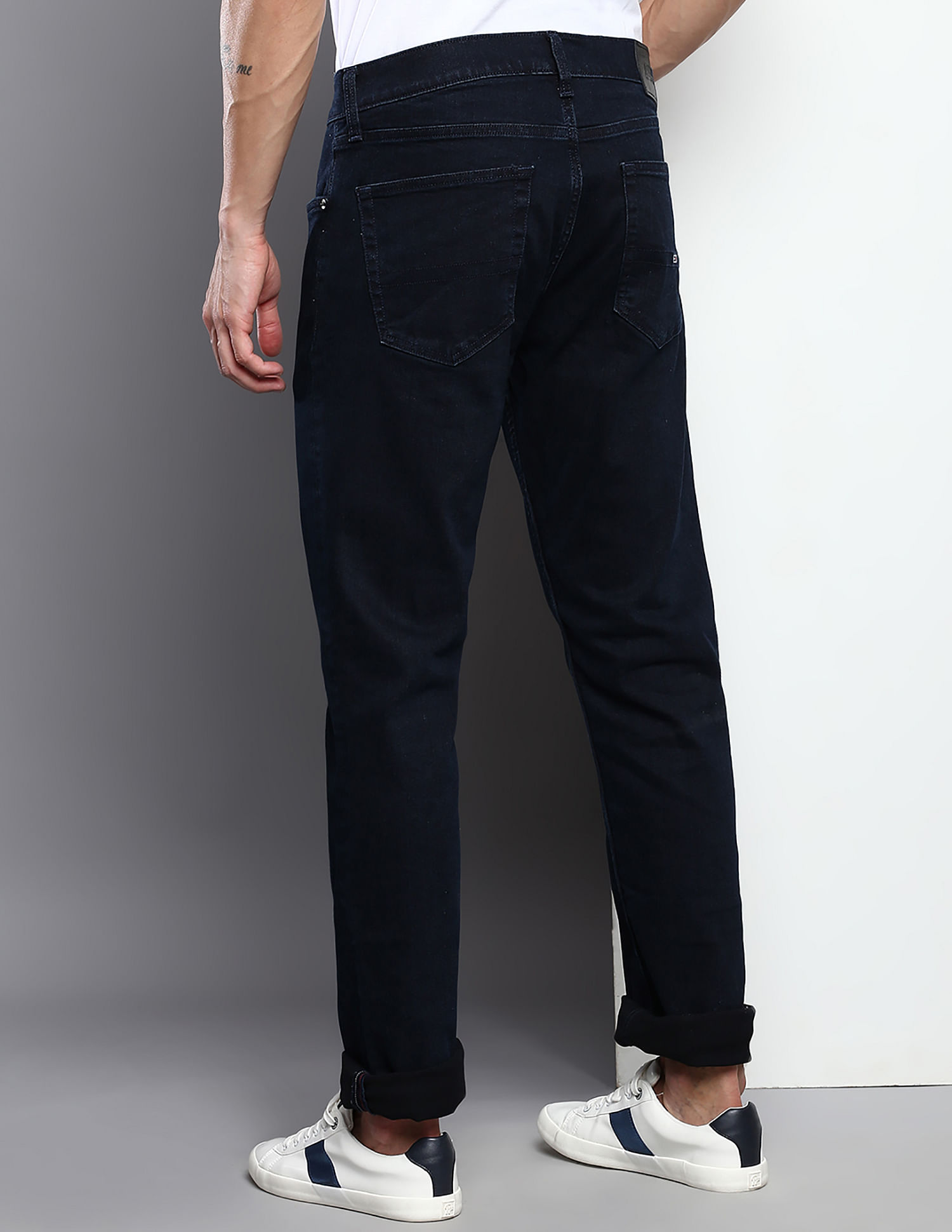 Tommy Hilfiger Mid Rise Ryan Straight Fit Jeans