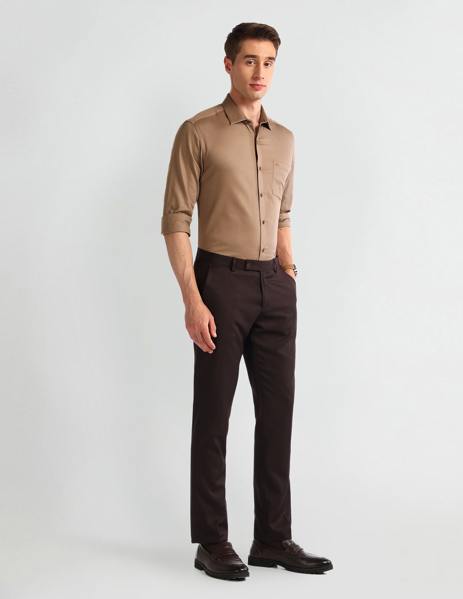 Arrow Cutaway Collar Slim Fit Shirt
