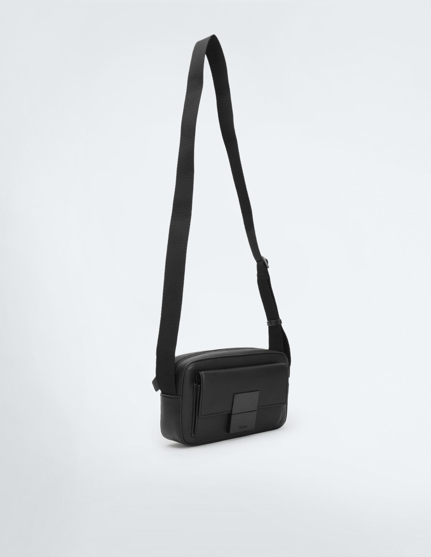 Buy Calvin Klein Jeans Iconic Plaque Camera Bag - NNNOW.com