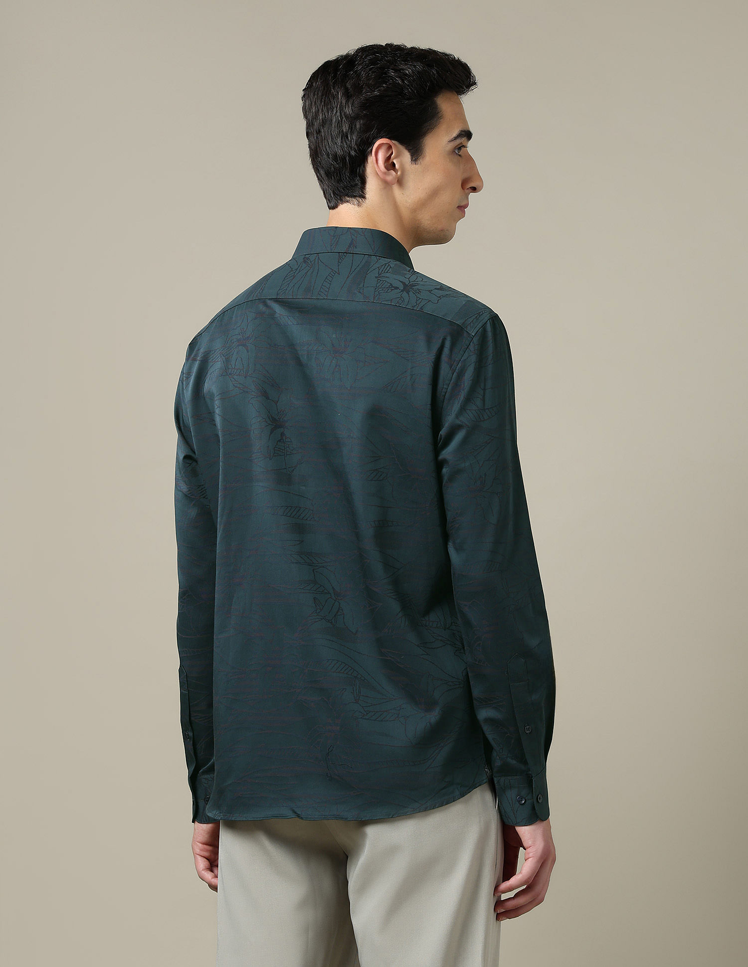 Arrow Pure Cotton Tailored Fit 1851 Shirt