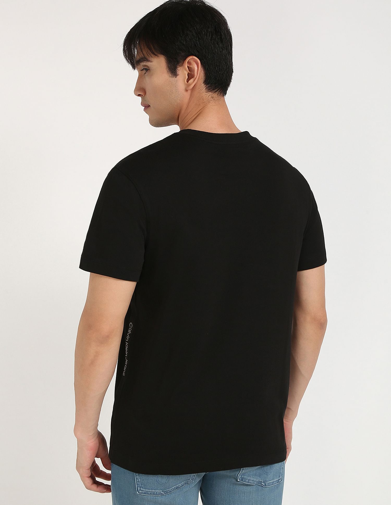Calvin Klein Jeans Men Solid Regular Fit T Shirt