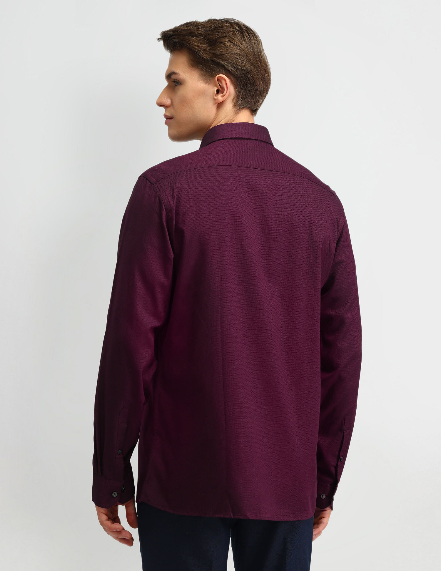 Arrow Solid Manhattan Slim Fit Shirt