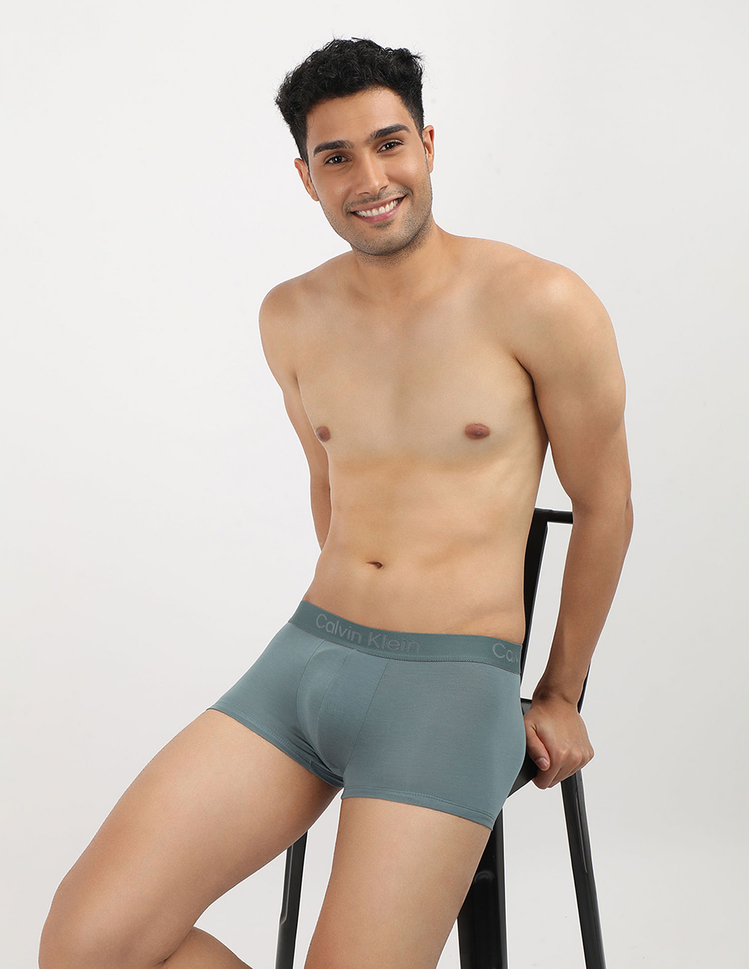 Calvin Klein Underwear Low Rise Outter Elastic Trunk