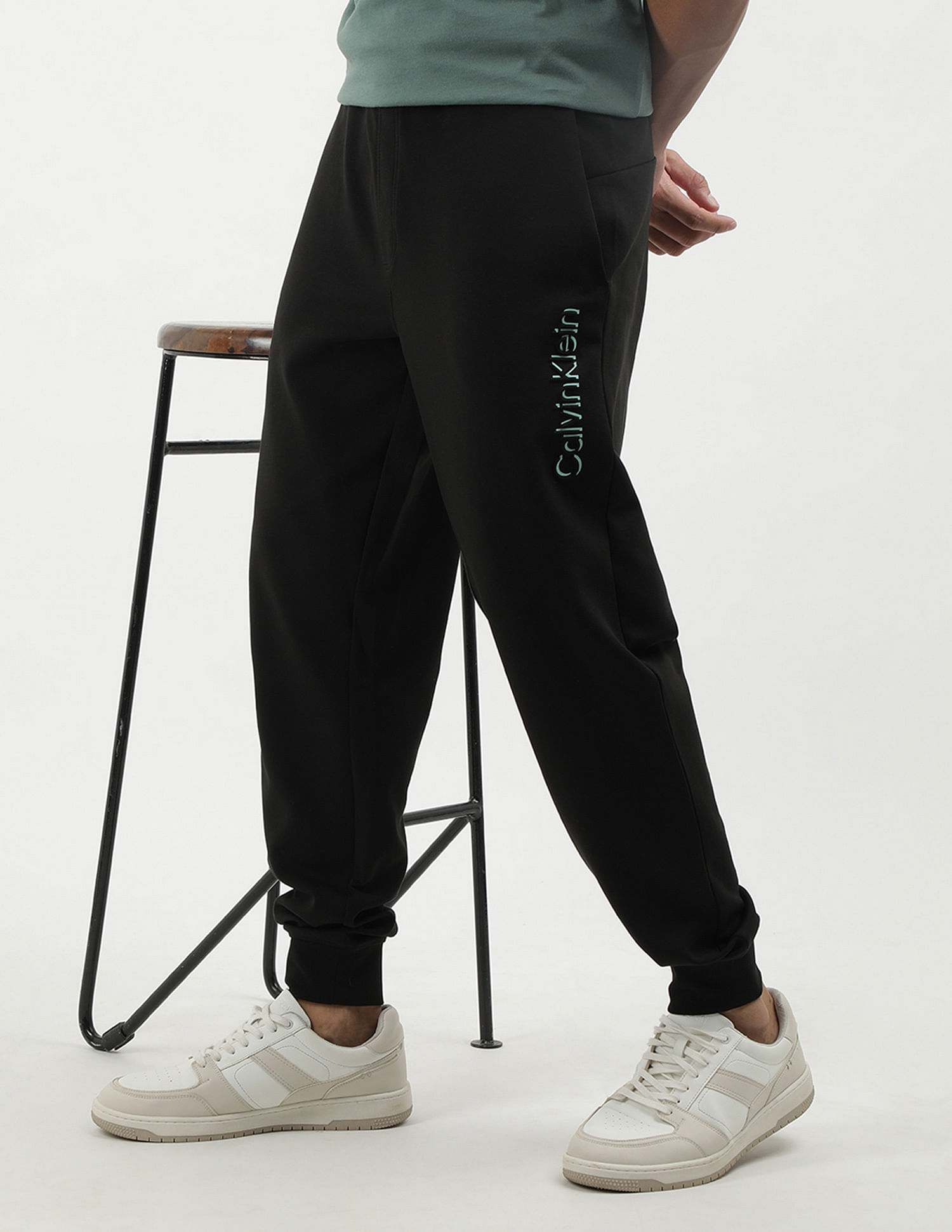 Calvin Klein Jeans Comfort Slim Solid Joggers