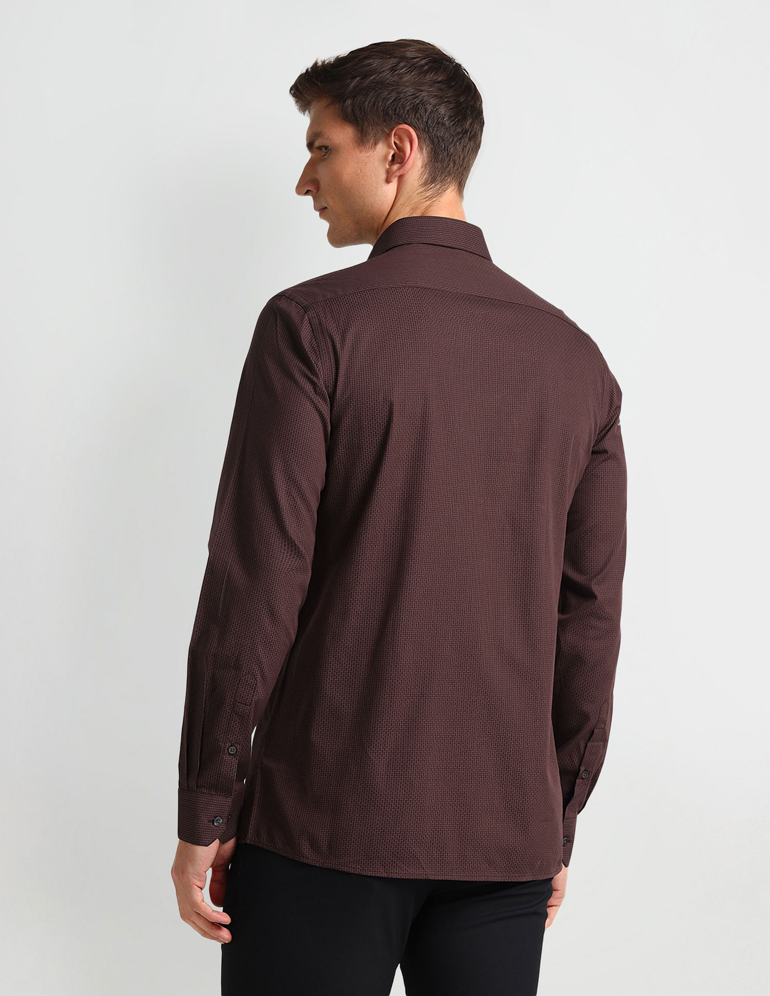 Arrow Manhattan Slim Fit Textured Shirt