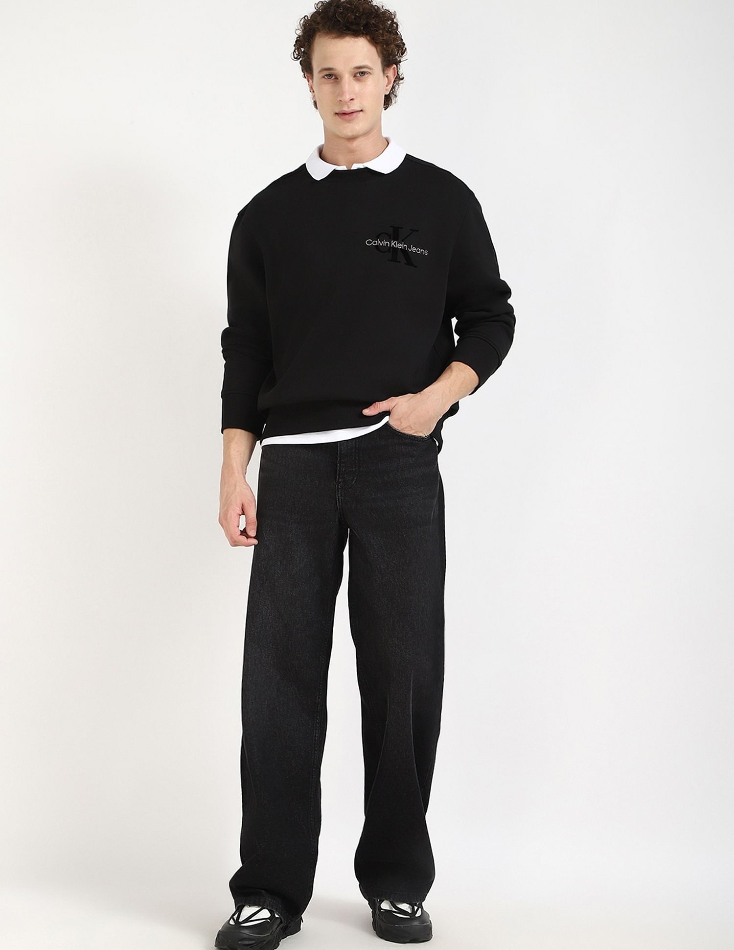 Calvin Klein Jeans Embroidered Logo Relaxed-Fit Cotton Sweatshirt