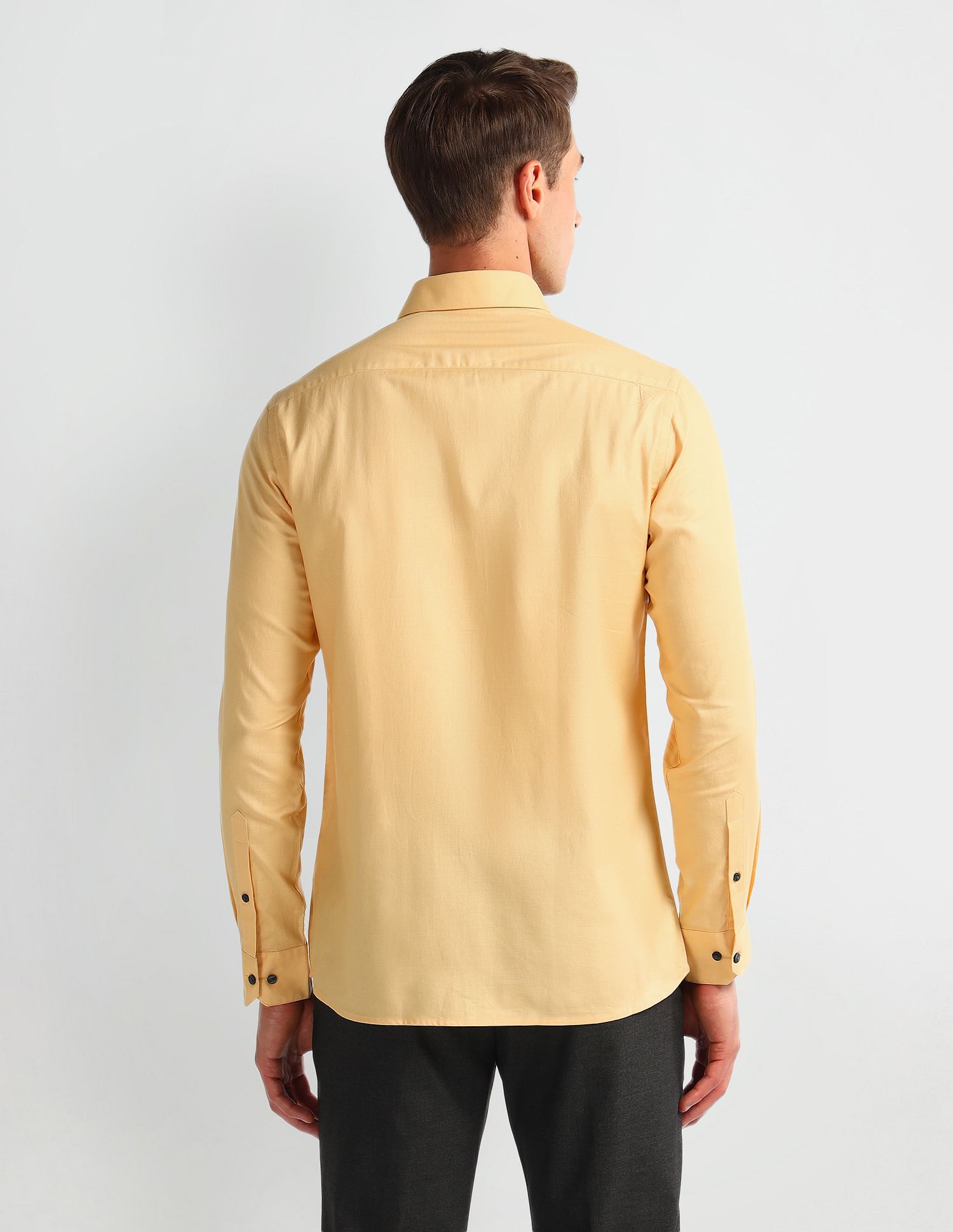 Arrow Cutaway Collar Slim Fit Shirt