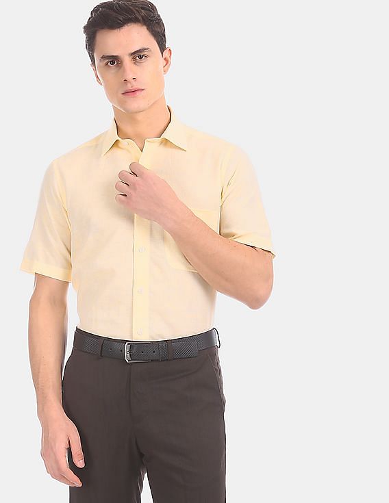 Men's Guide to Matching Pant Shirt Color Combination - LooksGud.com | Pants  outfit men, Pant shirt, Cream pants outfit