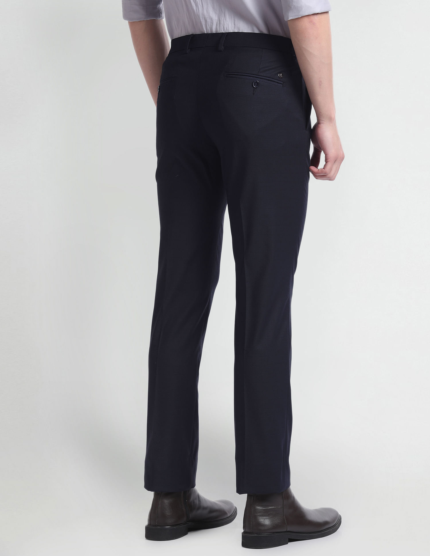 Buy Arrow Mid Rise Ankle Length Formal Trousers - NNNOW.com