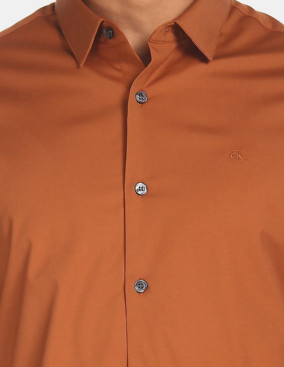 Calvin Klein Men Rust Slim Fit Solid Casual Shirt