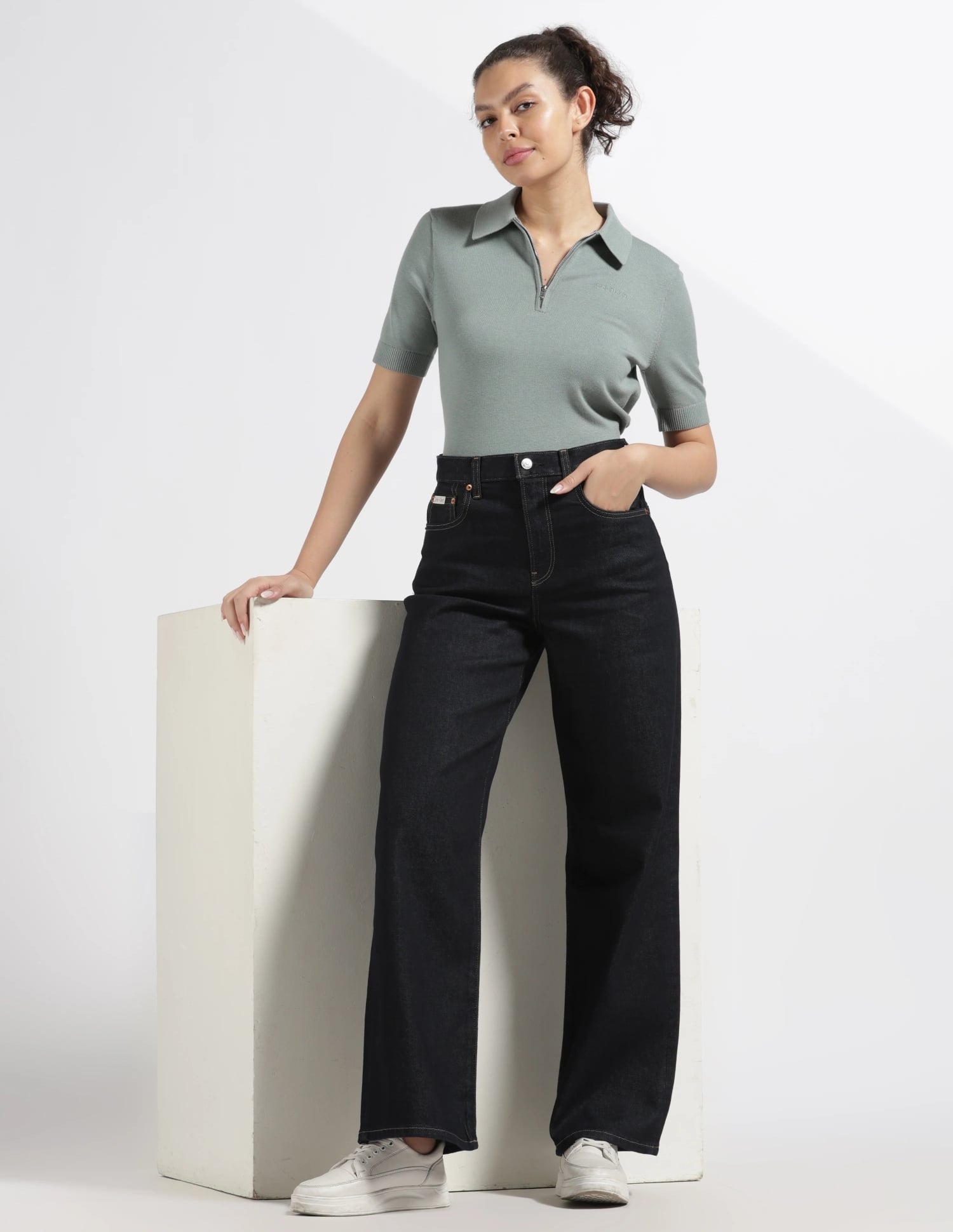 Buy Calvin Klein Jeans Loose Fit High Rise Jeans - NNNOW.com