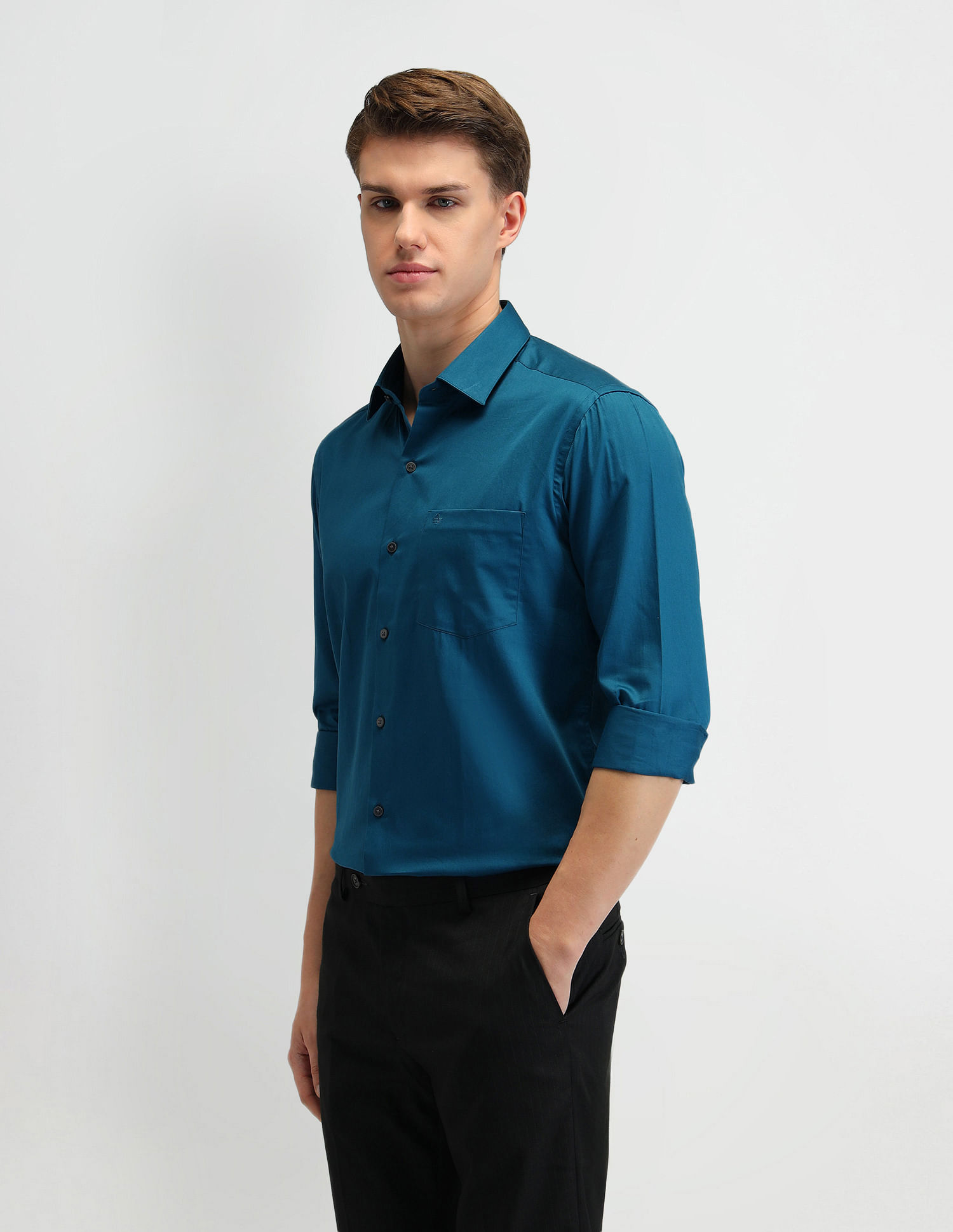 Arrow Solid Manhattan Slim Fit Shirt