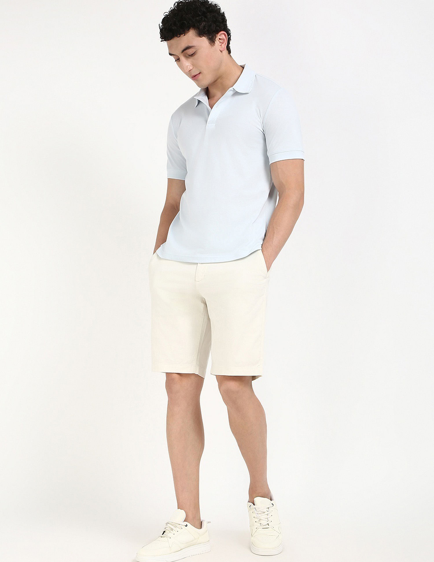 Tommy Hilfiger Relaxed Fit Solid Mid Rise Shorts