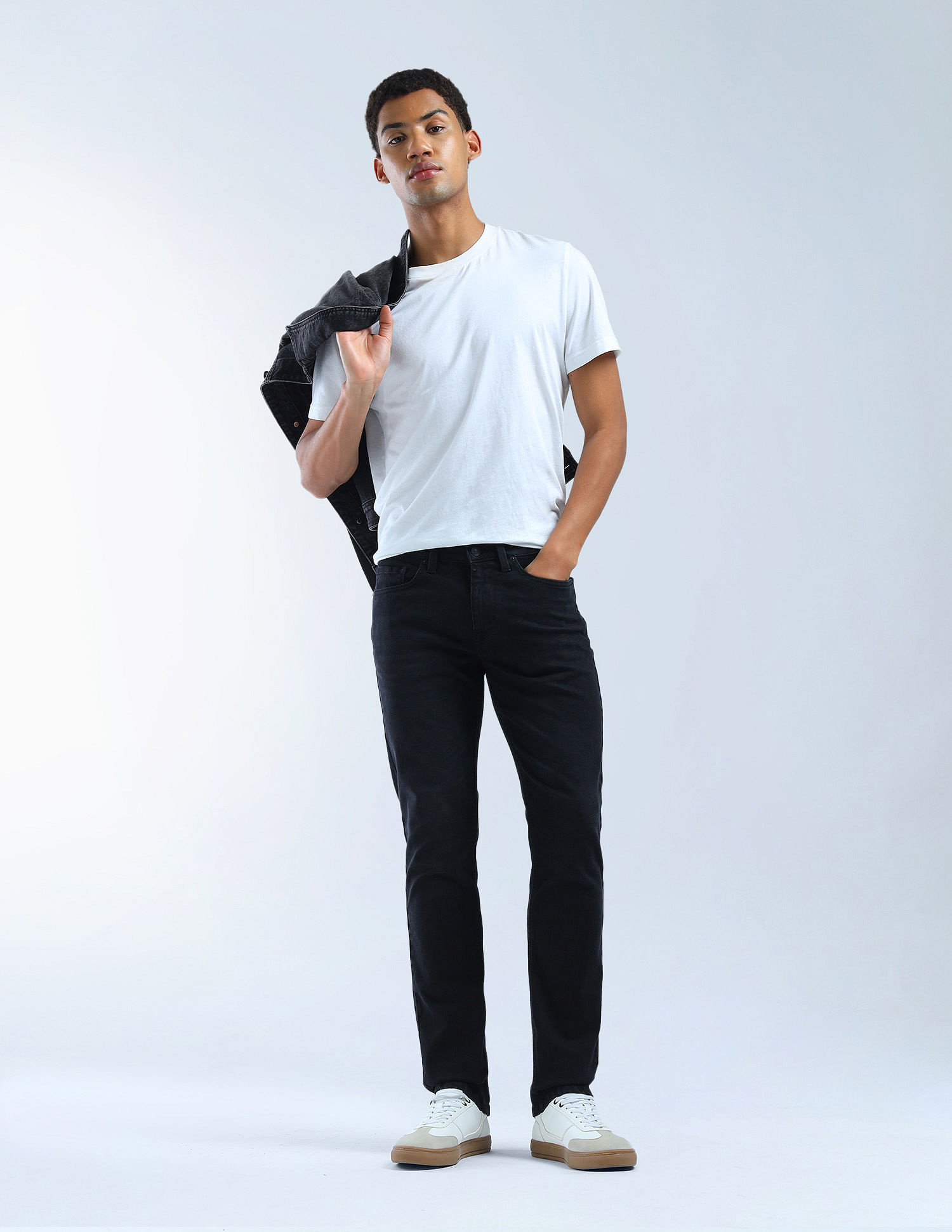 Flying Machine Mid Rise Freddie Slim Straight Fit Jeans