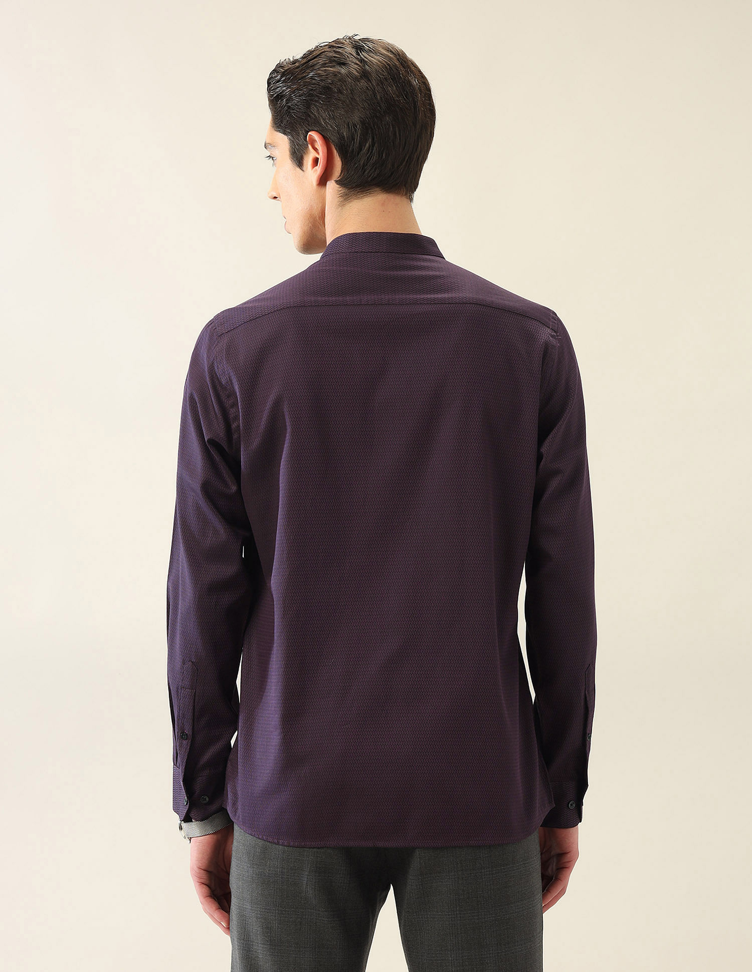 Arrow Textured Manhattan Slim Fit Ceremonial Shirt