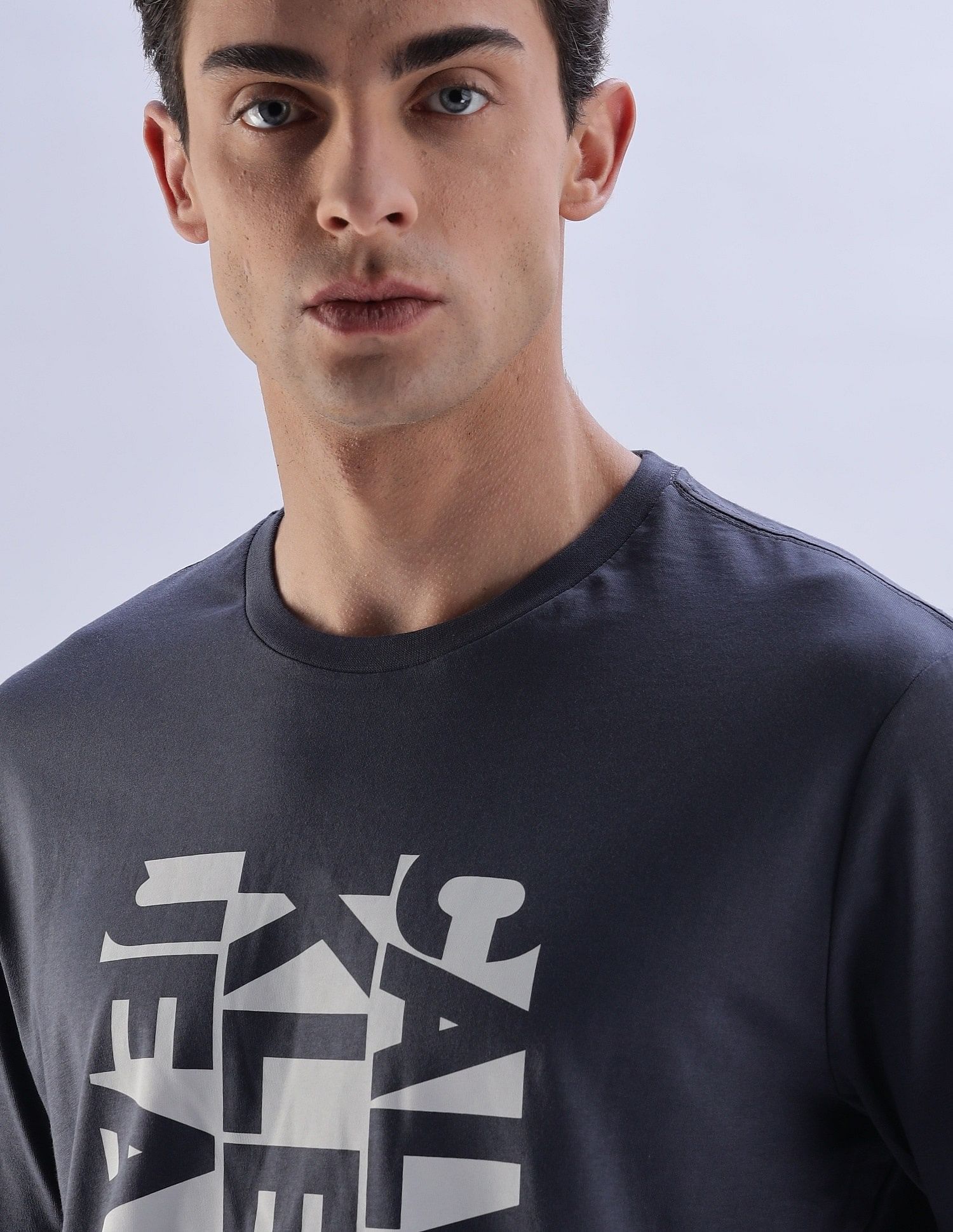Calvin Klein Jeans Regular-Fit Logo Cotton T-Shirt