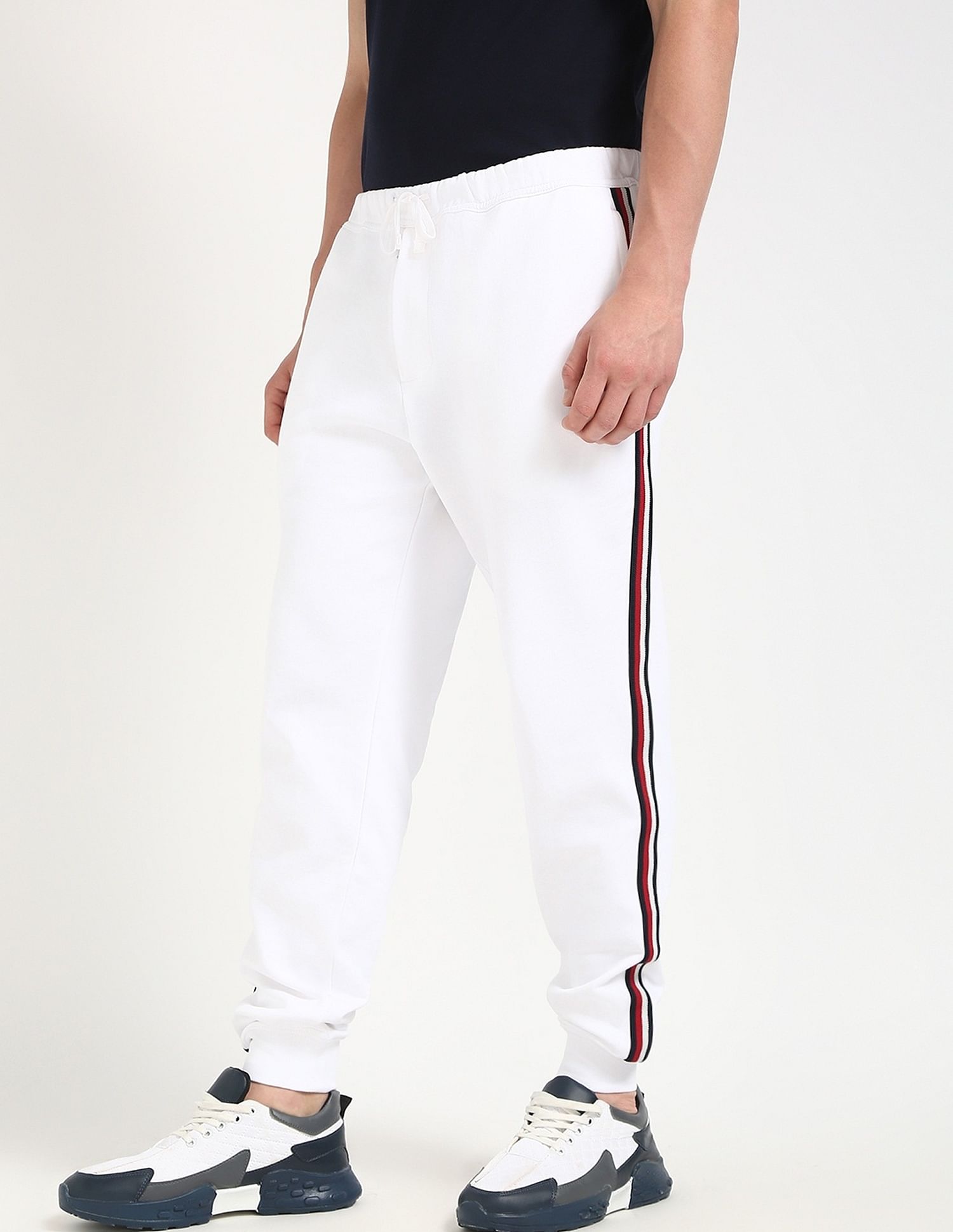 Tommy Hilfiger Regular-Fit Solid Mid Rise Jogger