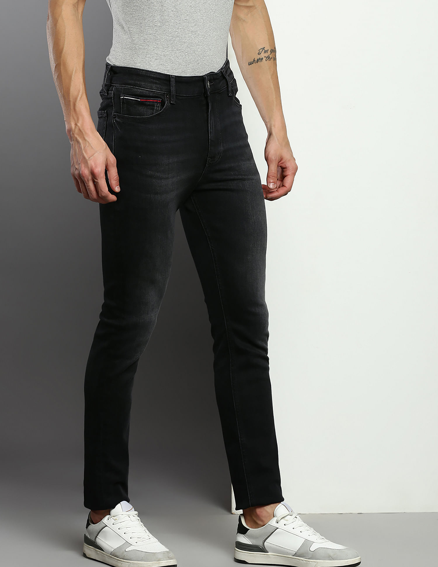 Buy Tommy Hilfiger Men Black Simon Skinny Fit Dynamic Clean Look Jeans -  NNNOW.com