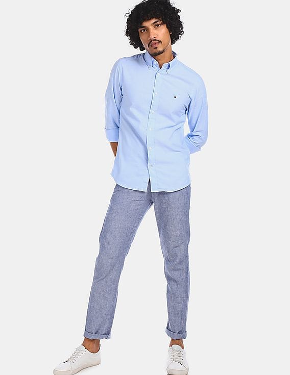 Buy Tommy Hilfiger Men Light Blue Solid Oxford Casual Shirt  display picture 1