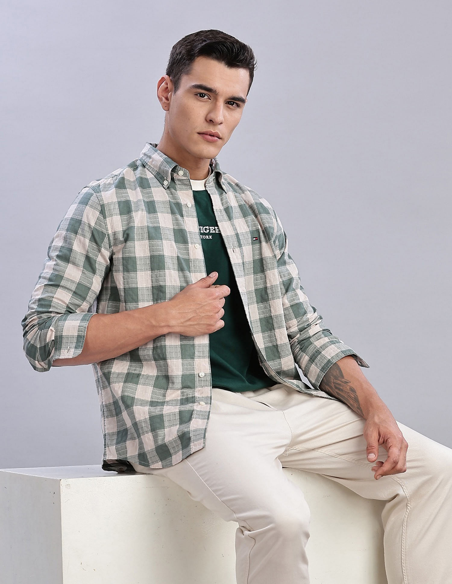 Tommy Hilfiger Checked Regular Fit Plain Woven Shirt