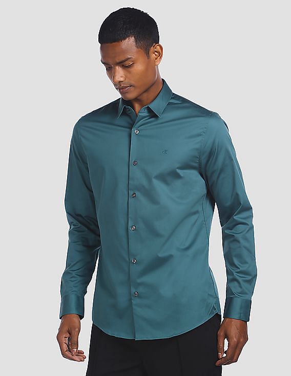 Calvin Klein Men Teal Slim Fit Satin Stretch Solid Casual Shirt