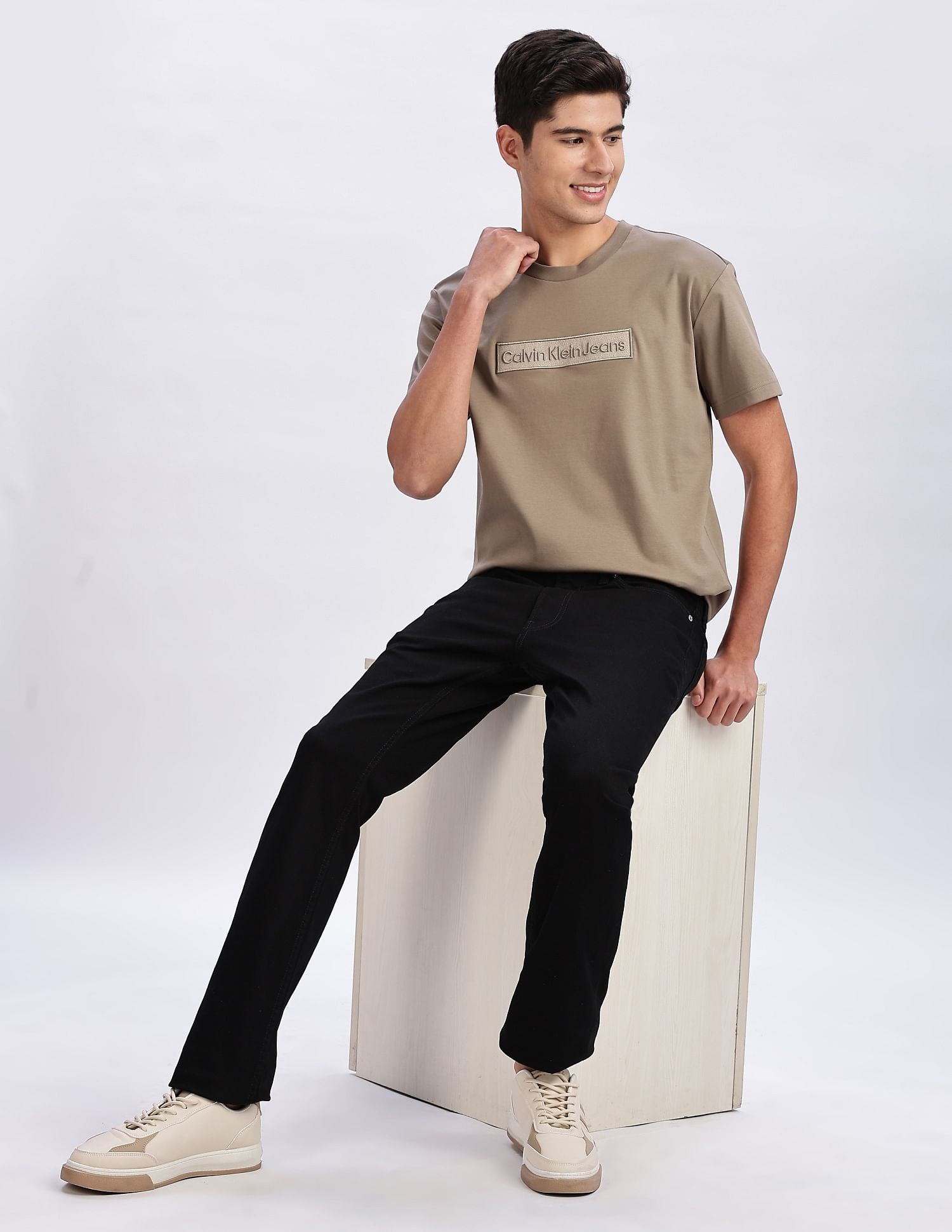 Calvin Klein Jeans Logo Regular Fit Cotton T-Shirt