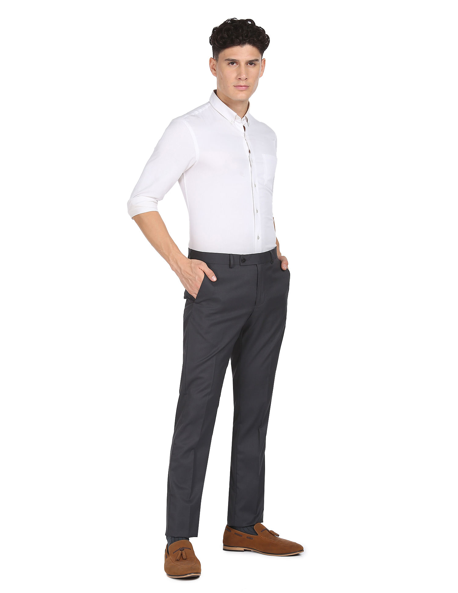 Buy Arrow Sports Men Green Manhattan Skinny Fit Elasticized Waist Solid  Casual Trousers - NNNOW.com
