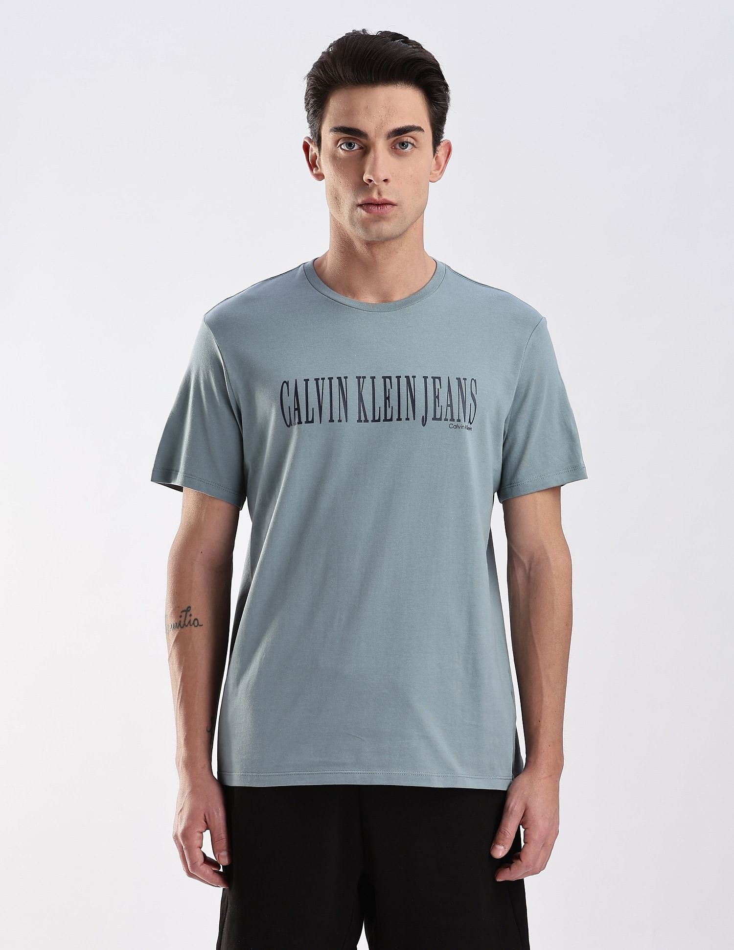 Calvin Klein Jeans Regular-Fit Logo Cotton T-Shirt