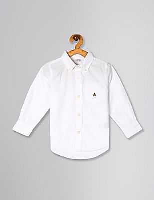 gap white button down shirt