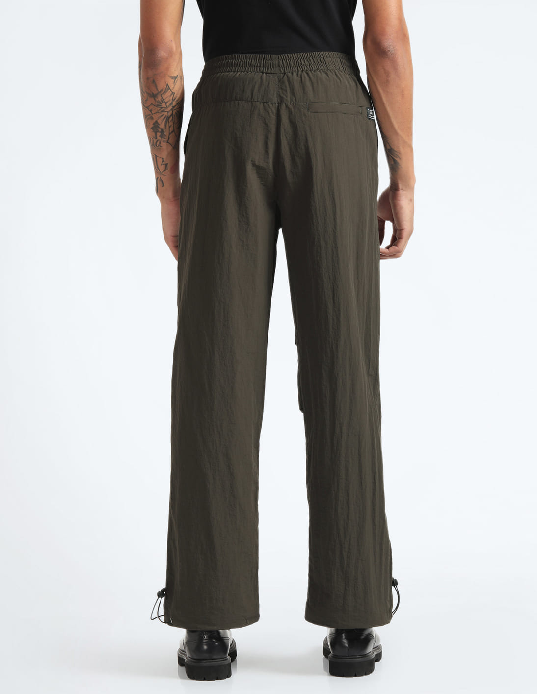 Buy Flying Machine Relaxed Fit Solid Trousers - NNNOW.com