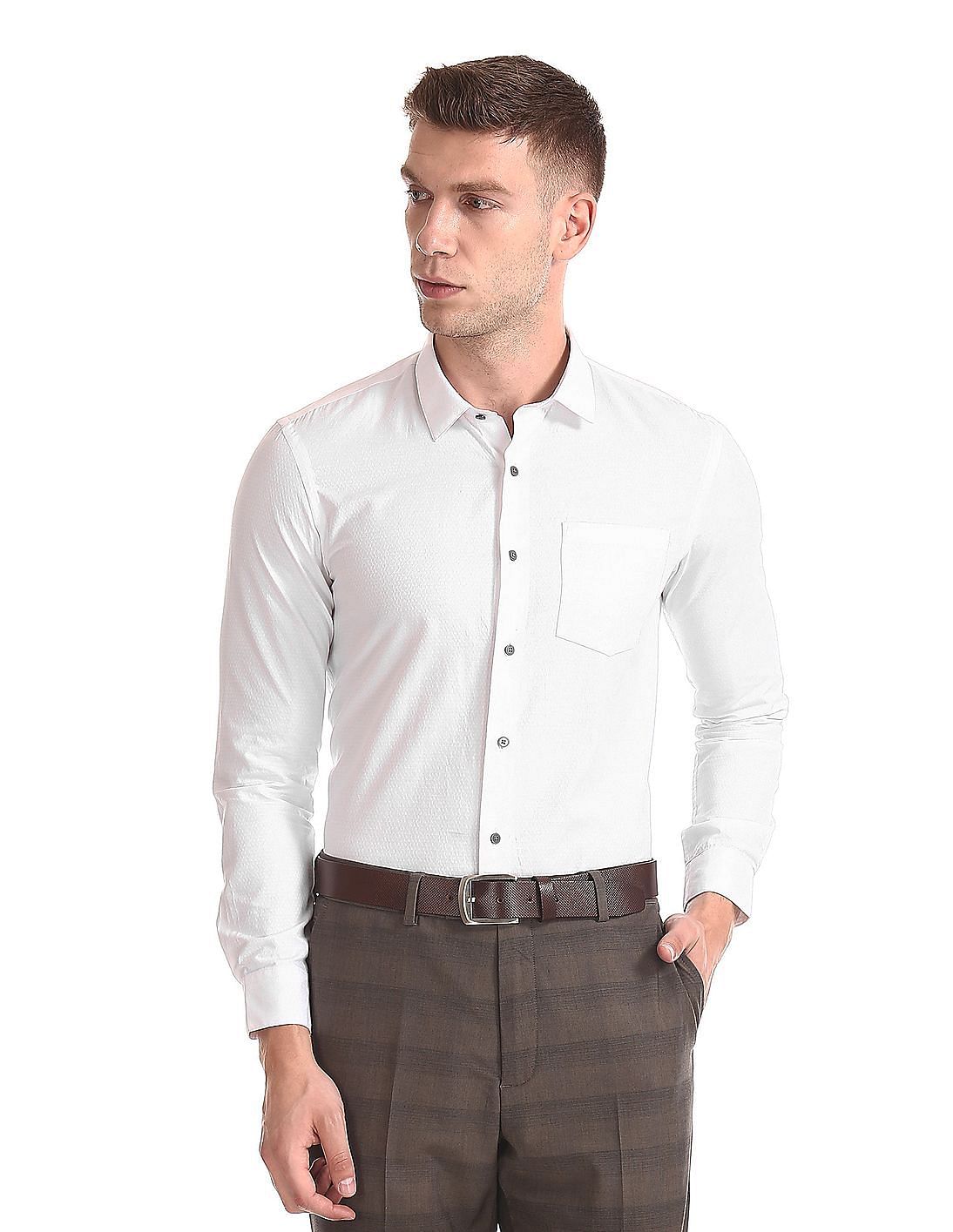 Buy Men Slim Fit Patterned Weave Shirt online at NNNOW.com