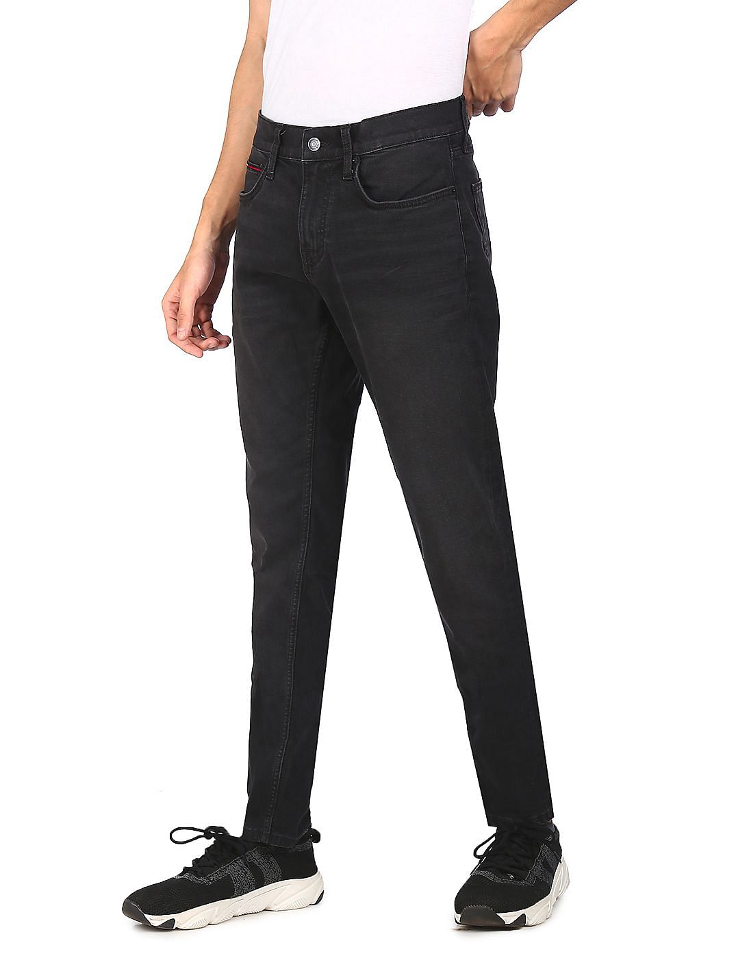 Buy Tommy Hilfiger Men Black Mid Rise Clean Look Jeans - NNNOW.com
