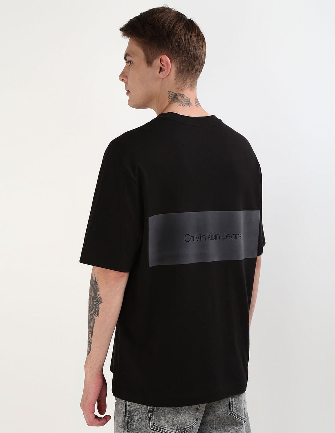 Buy Calvin Klein Crew Neck Relaxed Fit T-Shirt - NNNOW.com