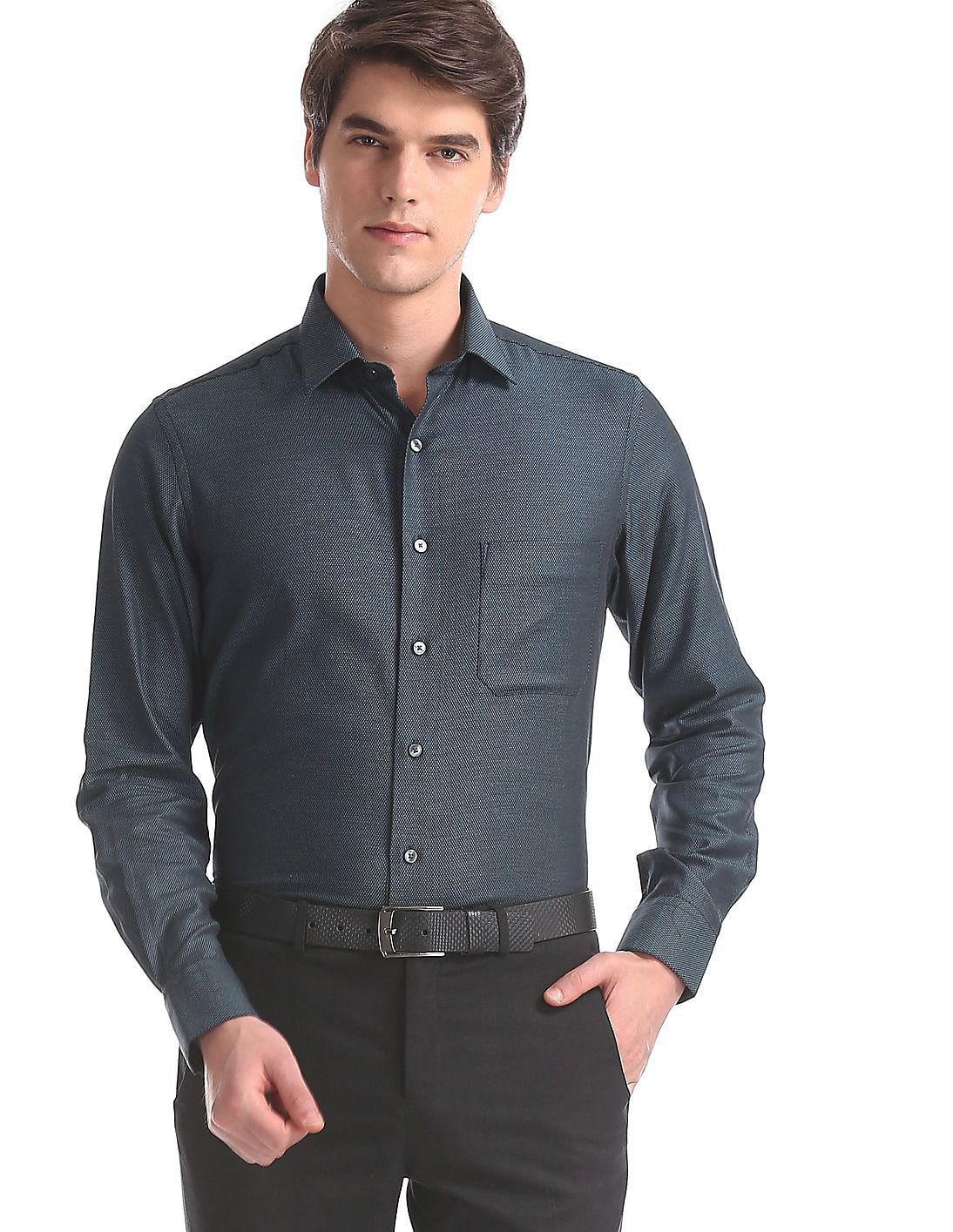 Buy Men Green Regular Fit Cutaway Collar Shirt online at NNNOW.com