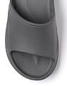 Flying Machine Rodger Solid Sliders